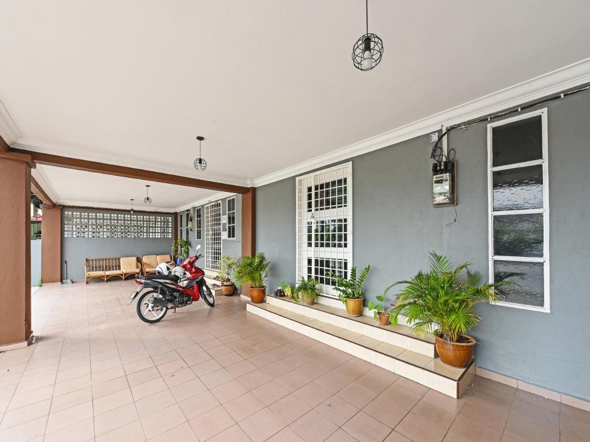 Oyo 90363 Nyamanya Inn Kuantan Exterior foto