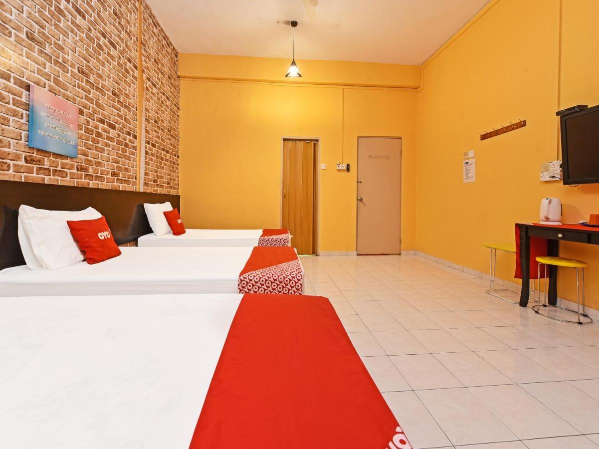 Oyo 90363 Nyamanya Inn Kuantan Exterior foto